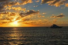 Sunset-Yacht