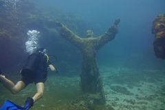 Grenada-Dive-Park-Diver-Jesus